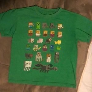 Green Minecraft t-shirt medium